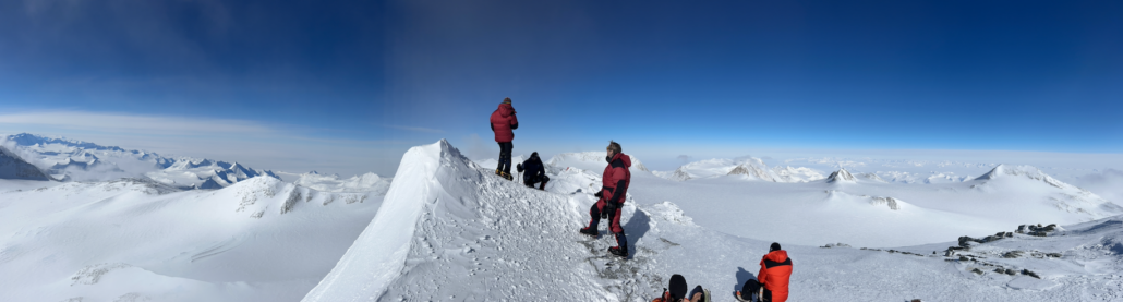 On Top of Mt. Vinson, Antarktis
